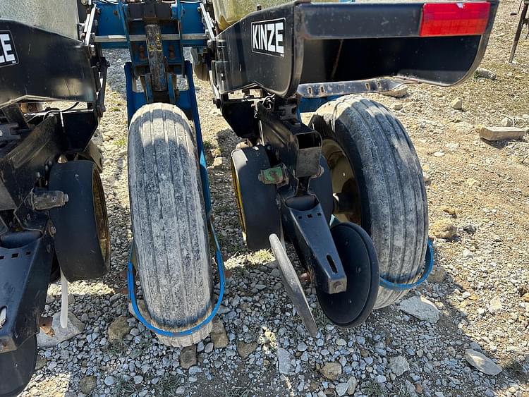 Main image Kinze EF 10