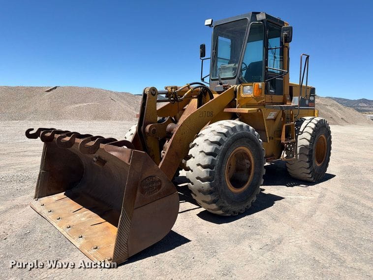 1988 Komatsu WA250-1 Equipment Image0