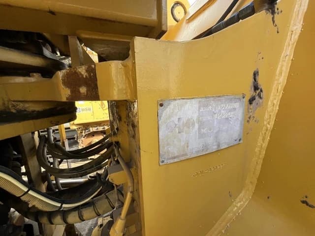 Image of Komatsu WA500-1L equipment image 4