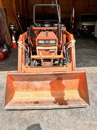 Image of Kubota B9200 equipment image 1