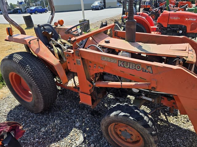 Image of Kubota L2850DT equipment image 3