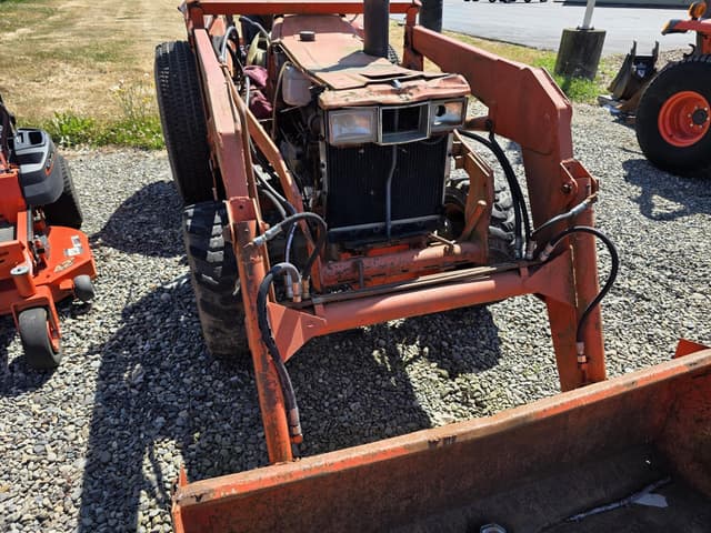 Image of Kubota L2850DT equipment image 2