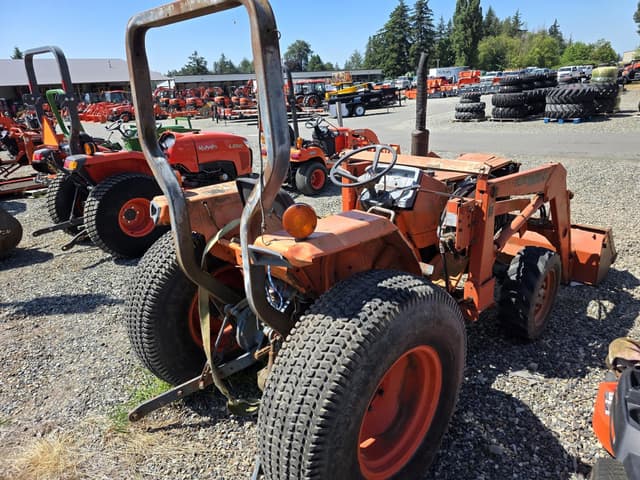 Image of Kubota L2850DT equipment image 4