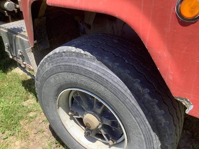 Thumbnail image Mack DM690S 8