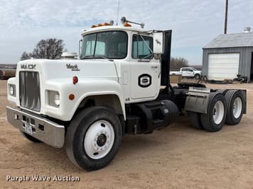 Main image Mack R686ST