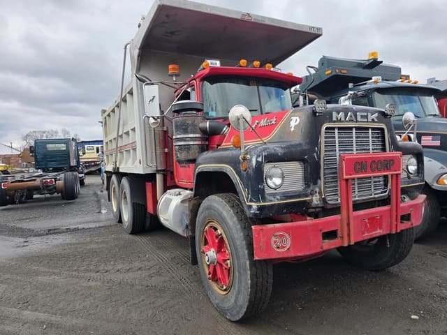 Image of Mack RD686SX equipment image 2