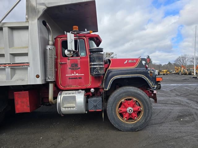 Image of Mack RD686SX equipment image 4