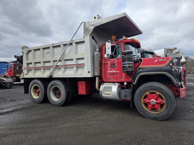 Image of Mack RD686SX equipment image 3