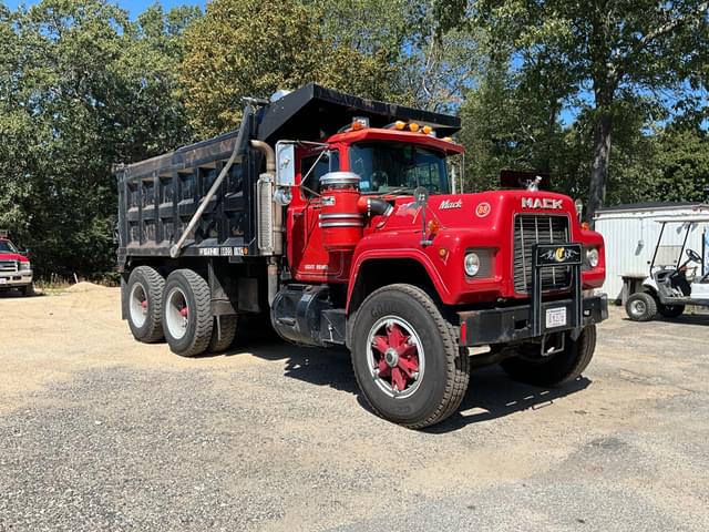 Image of Mack RD686SX equipment image 2