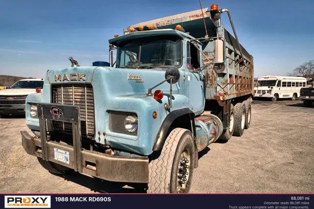 Image of Mack RD690S equipment image 3