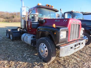 Main image Mack R690ST