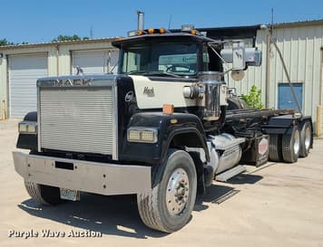 Main image Mack Super Liner
