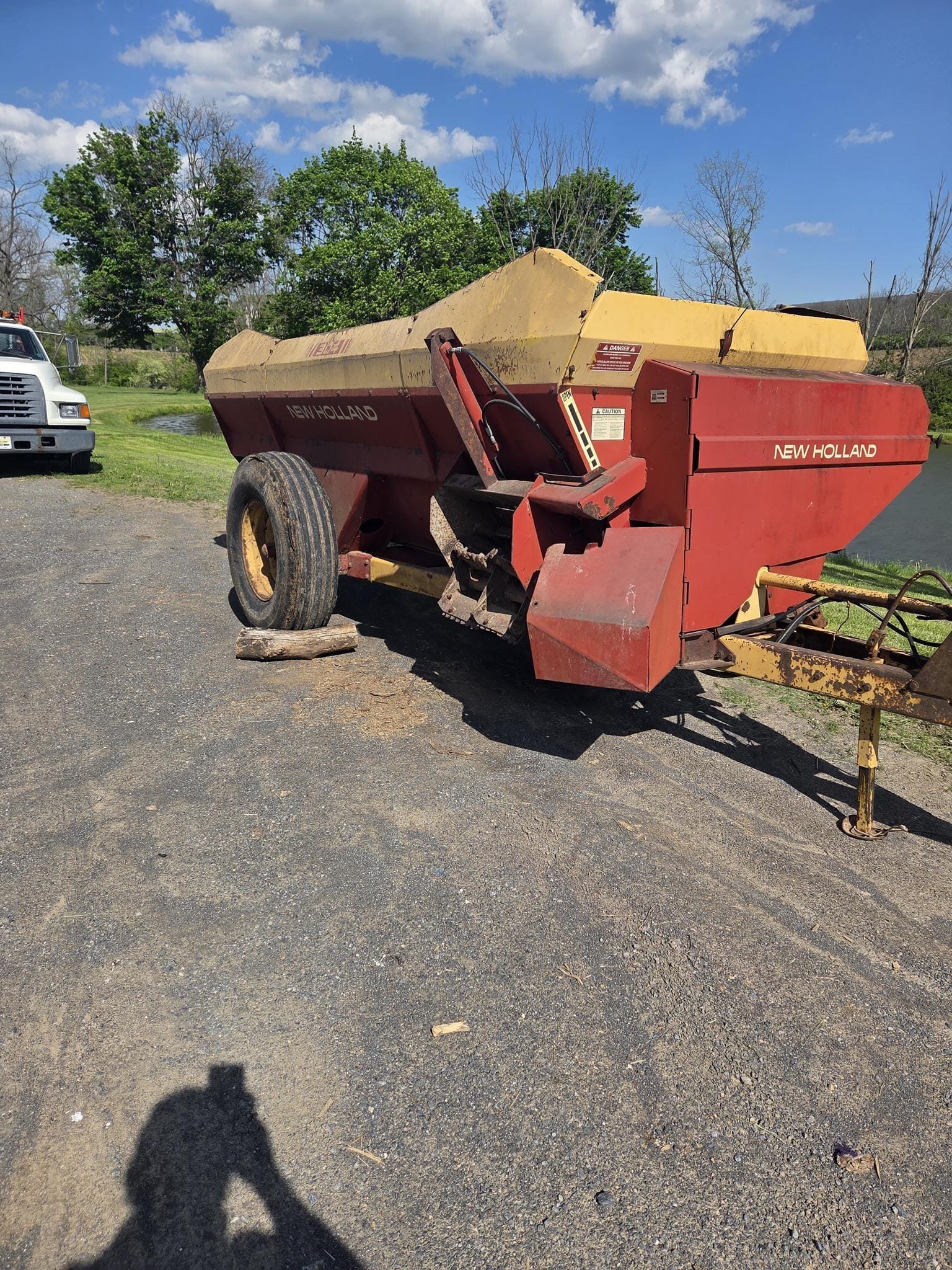 1988 New Holland 304 Equipment Image0