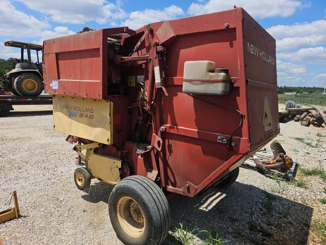 Image of New Holland 848 equipment image 4