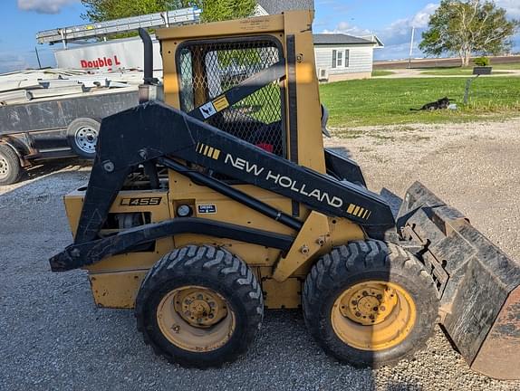 Image of New Holland L455 equipment image 1