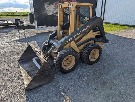 1988 New Holland L455 Equipment Image0