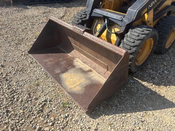 Image of New Holland L455 equipment image 1