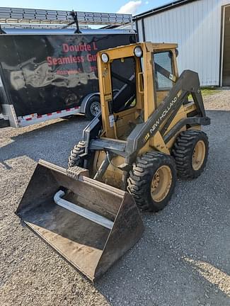 Image of New Holland L455 equipment image 4