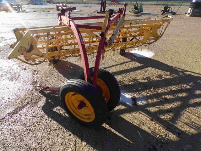 Image of New Holland Rolabar 256 equipment image 2