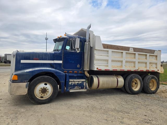 Image of Peterbilt 377 equipment image 4