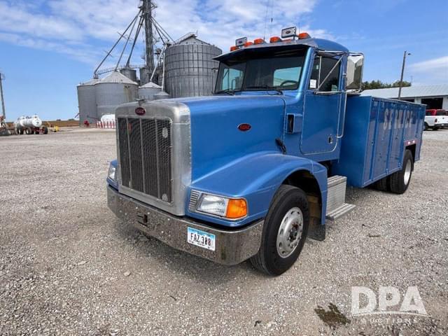 Image of Peterbilt 377 equipment image 1