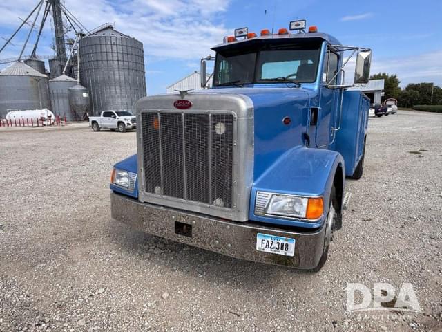 Image of Peterbilt 377 equipment image 2