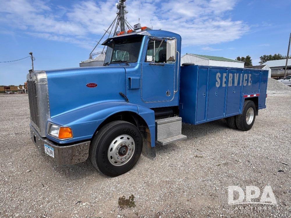 Image of Peterbilt 377 Primary image