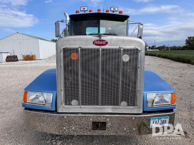 Image of Peterbilt 377 equipment image 3