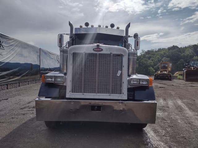Image of Peterbilt 378 equipment image 1