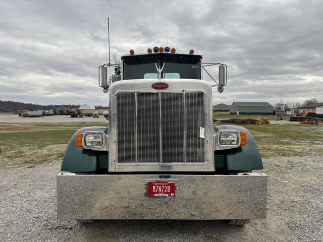 Image of Peterbilt 378 equipment image 1