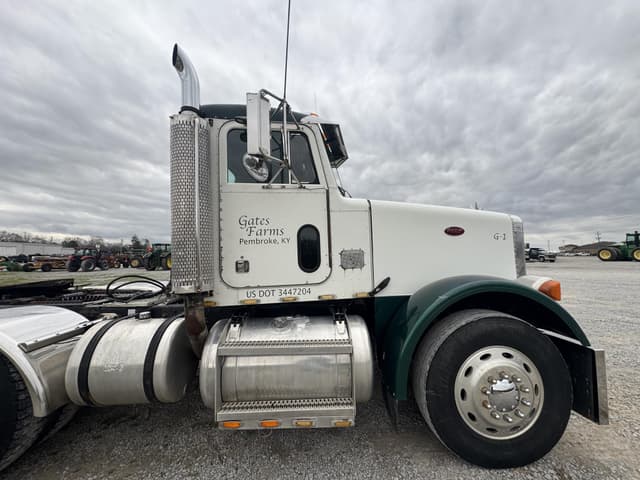 Image of Peterbilt 378 equipment image 4