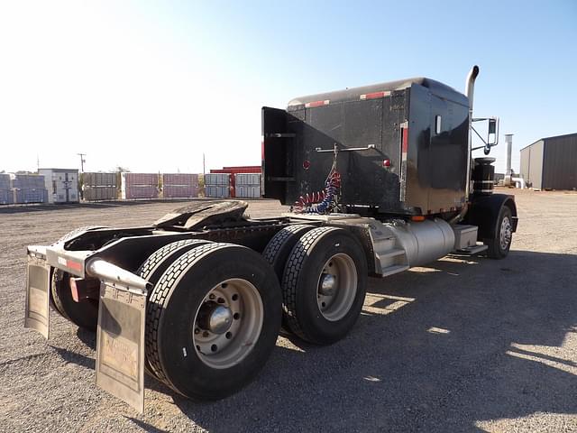 Image of Peterbilt 378 equipment image 4