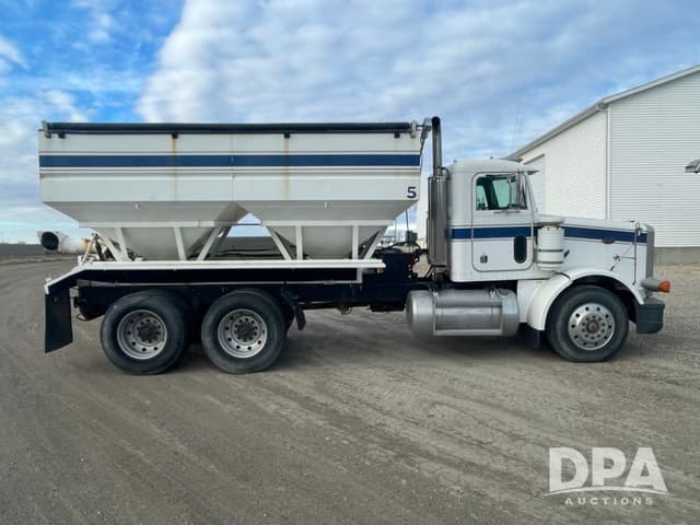 Image of Peterbilt 378 equipment image 4