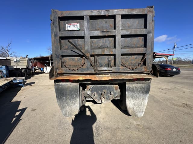 Image of Peterbilt 379 equipment image 2