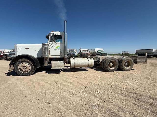 Image of Peterbilt 379 equipment image 3