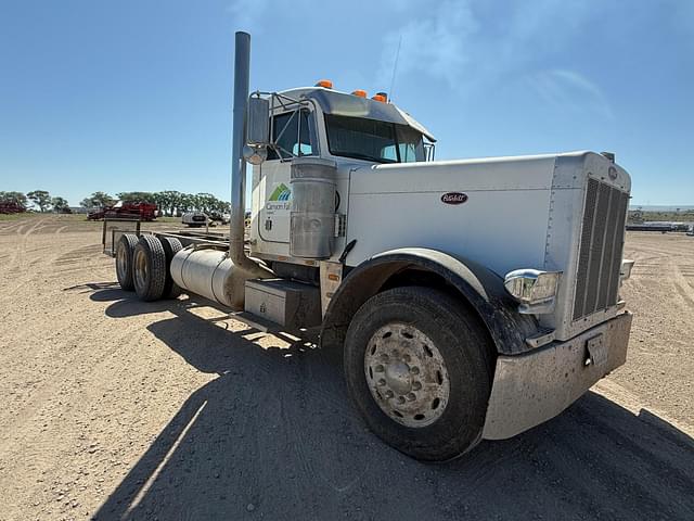 Image of Peterbilt 379 equipment image 1