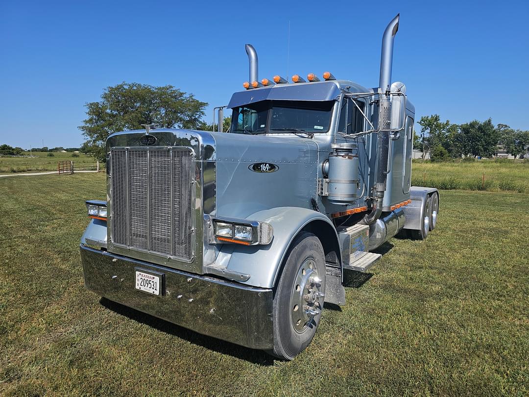 Image of Peterbilt 379 Primary image