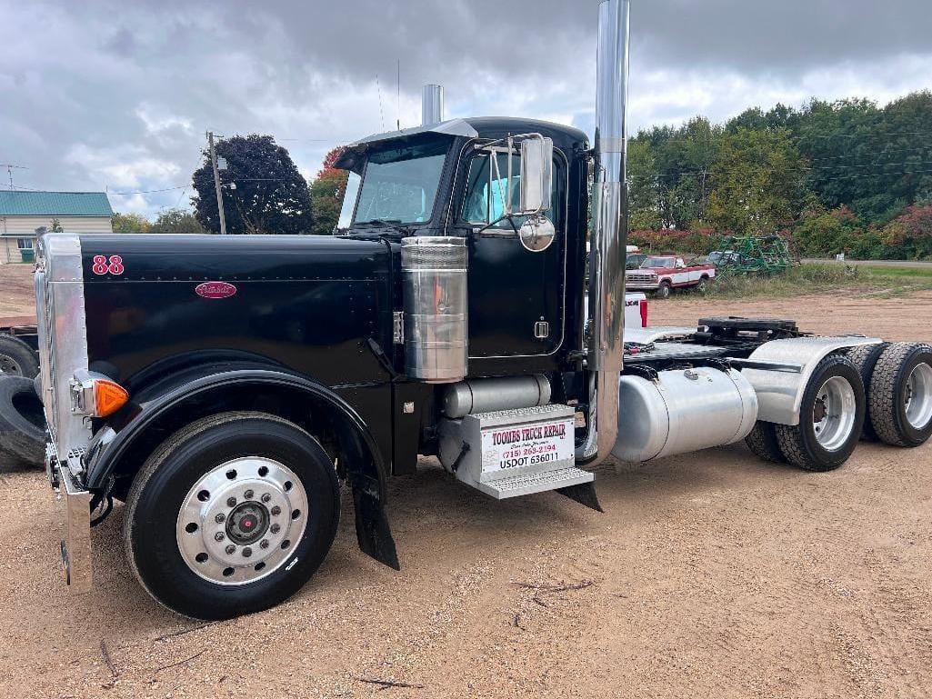 Main image Peterbilt 379
