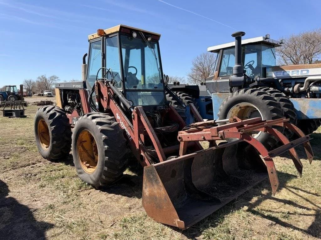 1988 Versatile 276 Equipment Image0