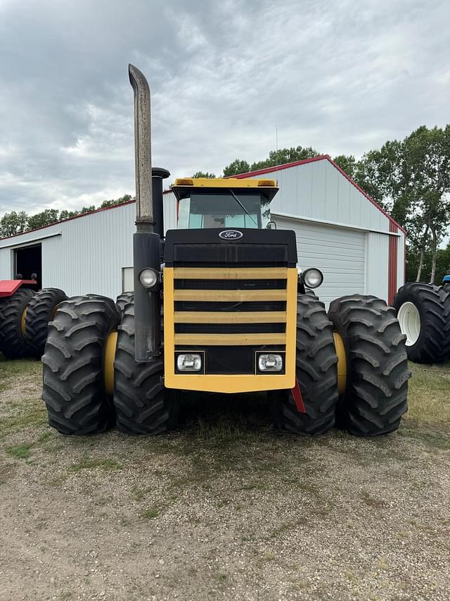 Image of Versatile 936 equipment image 1