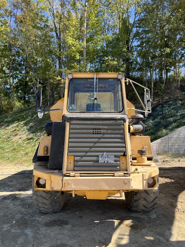 Image of Volvo A25 equipment image 2