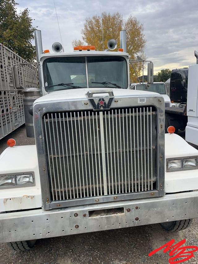 Image of Western Star 4964F equipment image 2