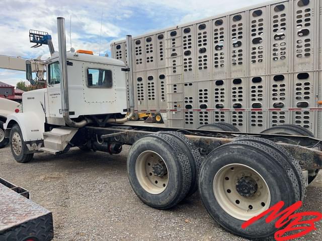 Image of Western Star 4964F equipment image 4