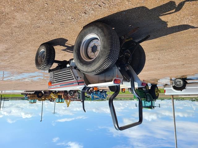 Image of White Field Boss 37 equipment image 2