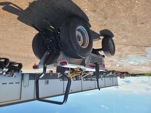 Image of White Field Boss 37 equipment image 3