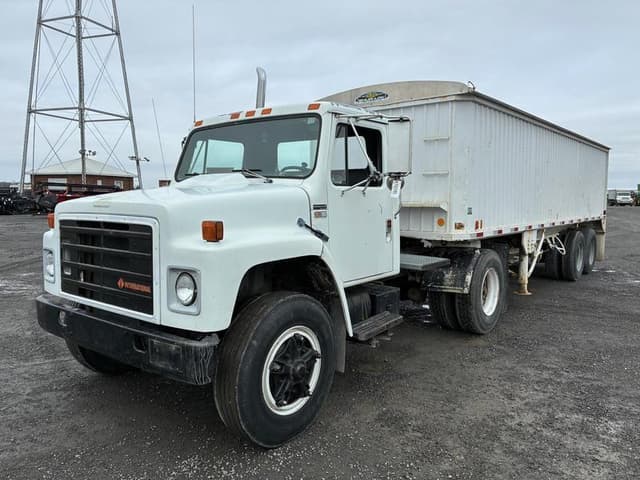 Image of International S1900 equipment image 2