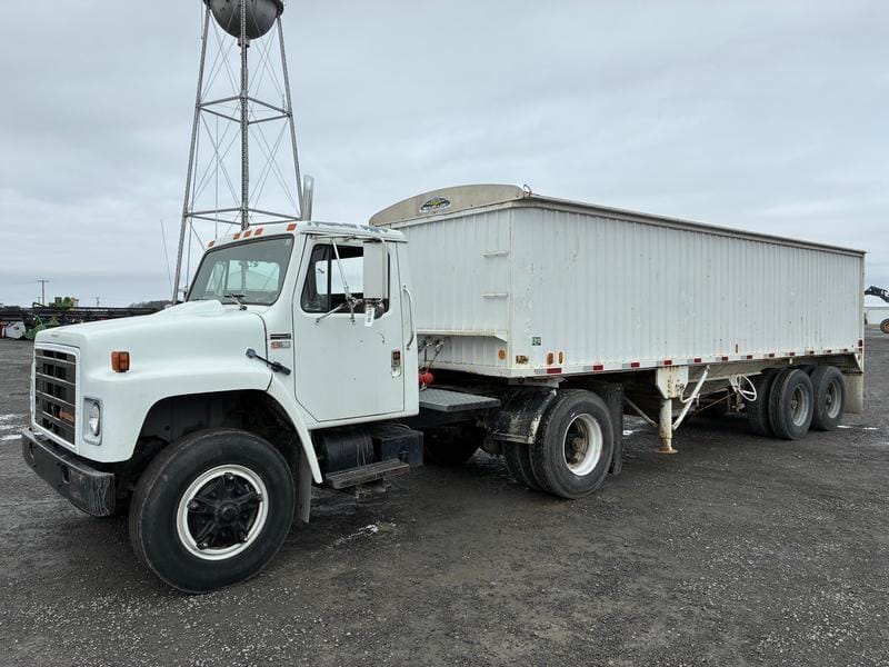 1989 International S1900 Equipment Image0