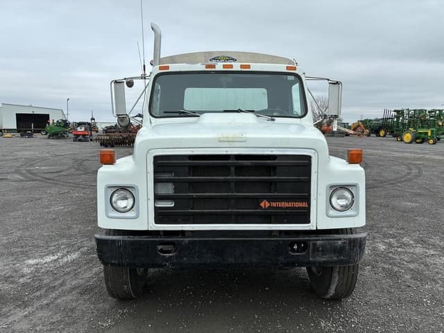 Image of International S1900 equipment image 3