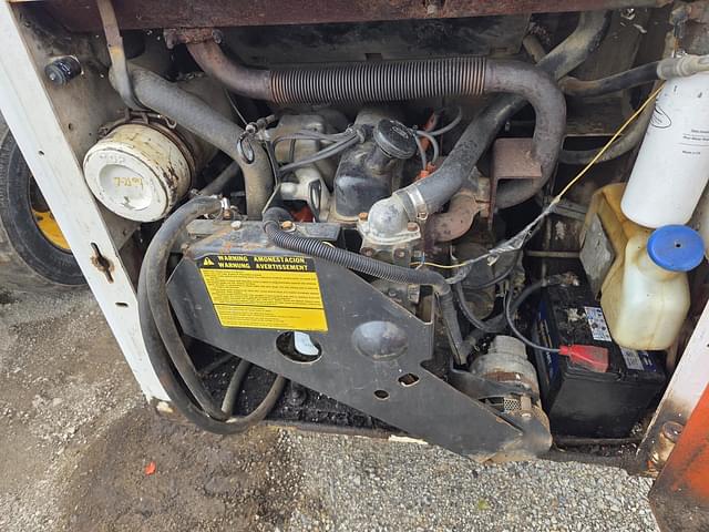 Image of Bobcat 742 equipment image 4