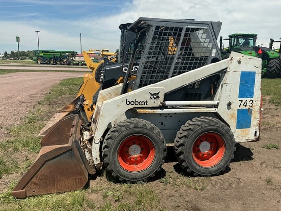 1989 Bobcat 743 Equipment Image0